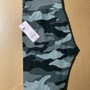 Wild Fable Gray Camouflage Leggings‎